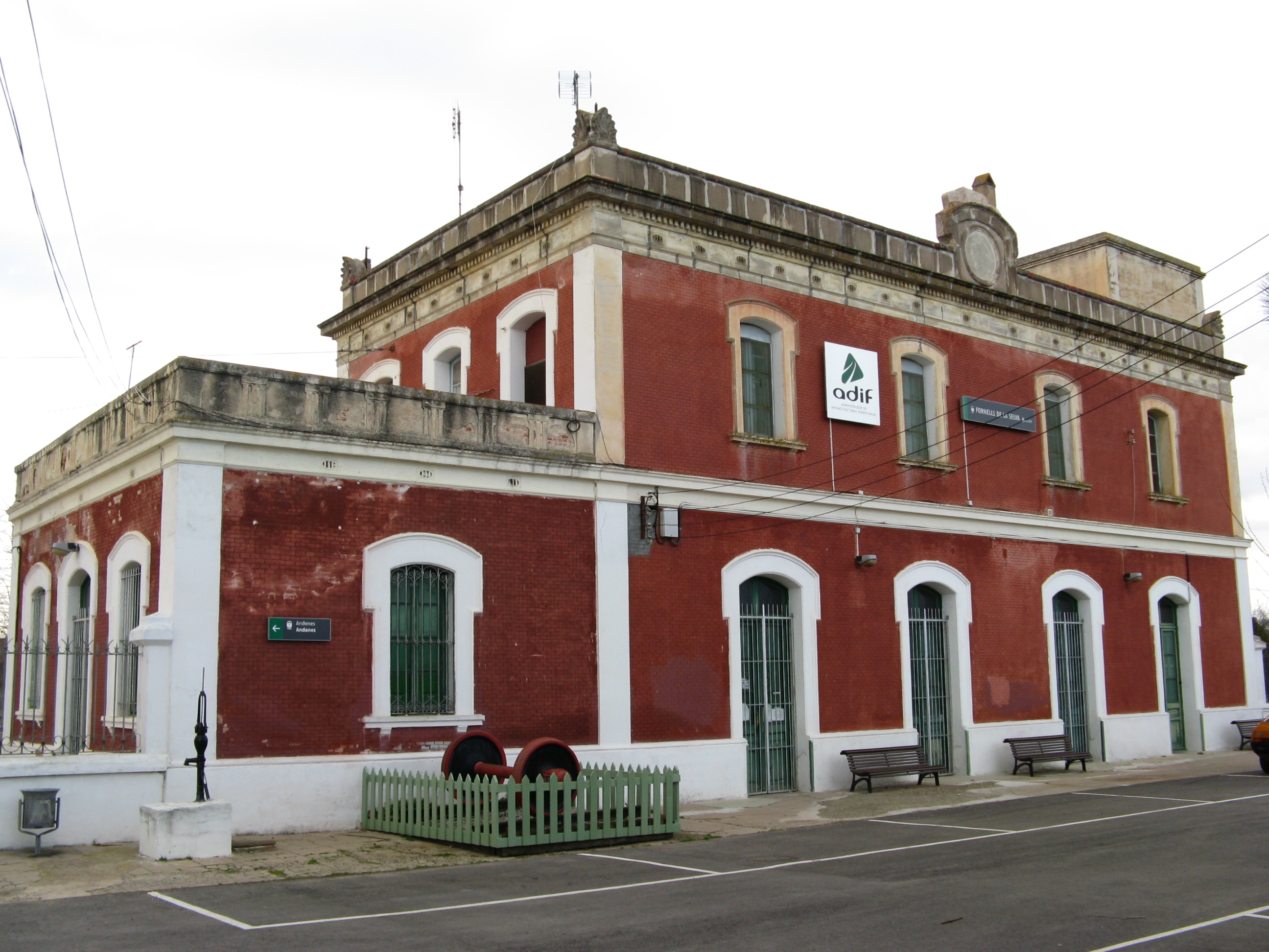 Renfe / ADIF: Fornells de la Selva