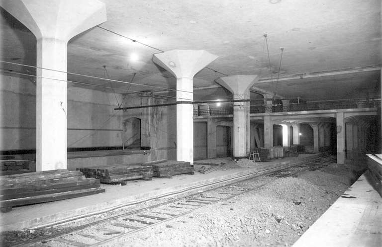 Renfe / ADIF: Barcelona - Plaça Catalunya