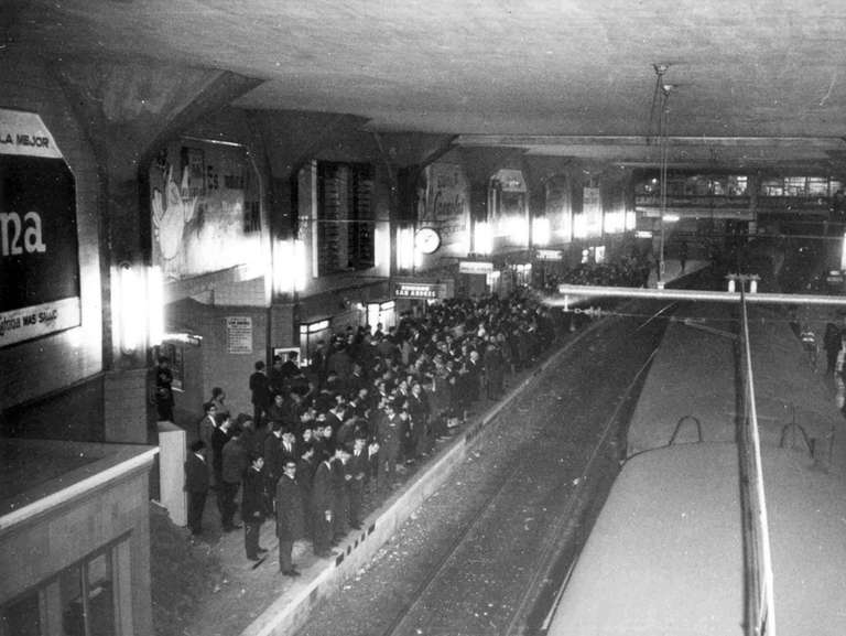 Renfe / ADIF: Barcelona - Plaça Catalunya