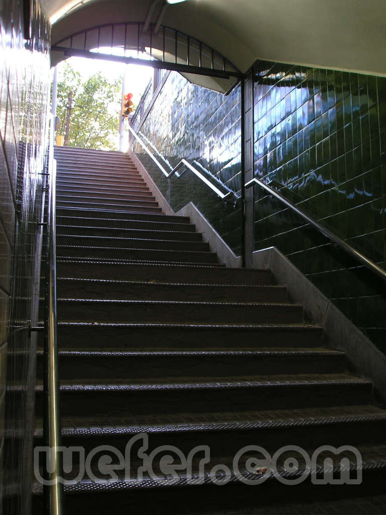 FGC Barcelona Les Tres Torres