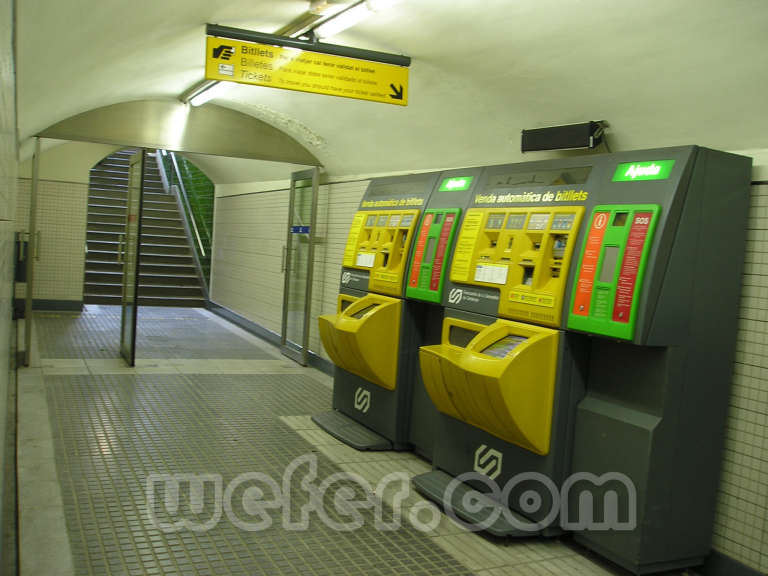 FGC Barcelona Les Tres Torres