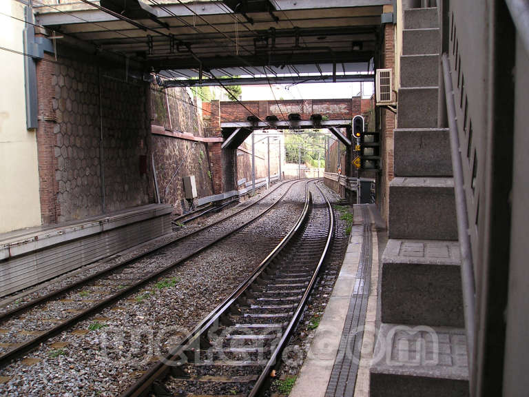 FGC Barcelona Peu del Funicular - Novembre de 2004