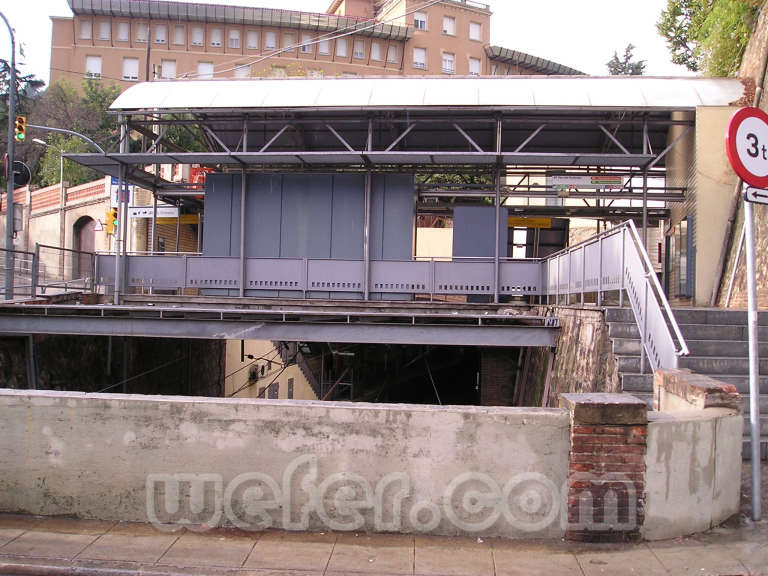 FGC Barcelona Peu del Funicular - Novembre de 2004