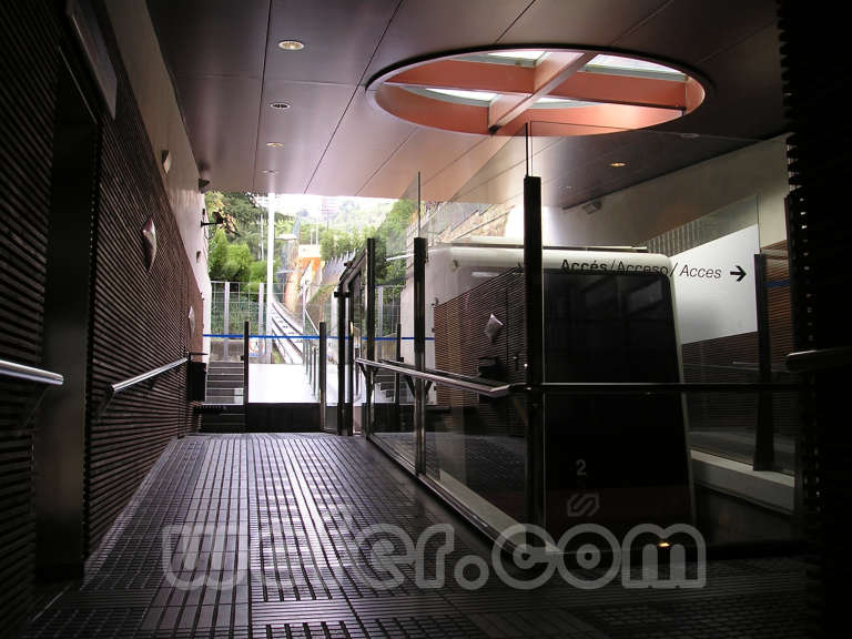 FGC Barcelona Peu del Funicular - Novembre de 2004