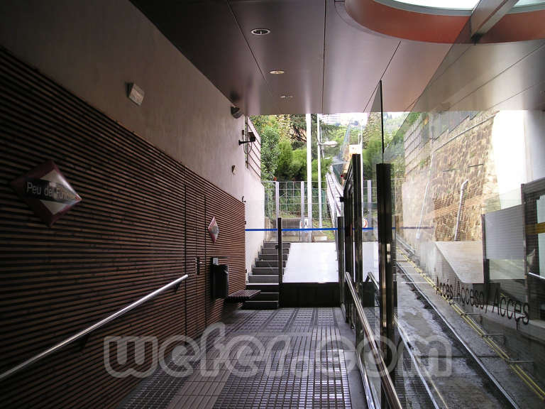 FGC Barcelona Peu del Funicular - Novembre de 2004