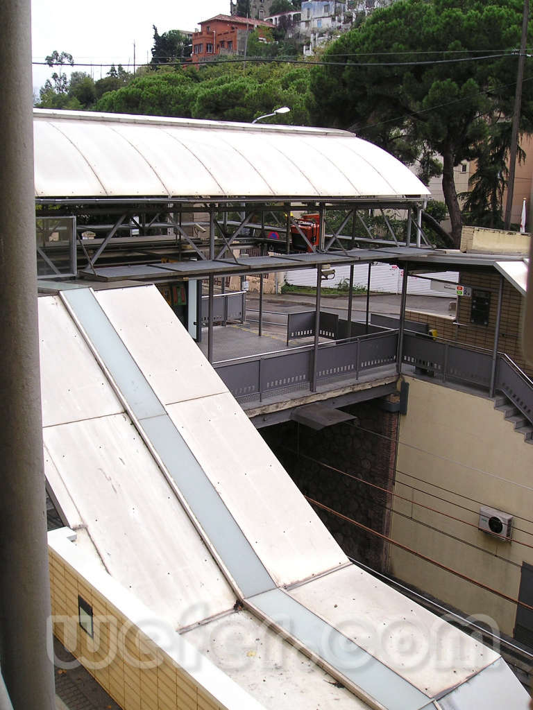 FGC Barcelona Peu del Funicular - Novembre de 2004