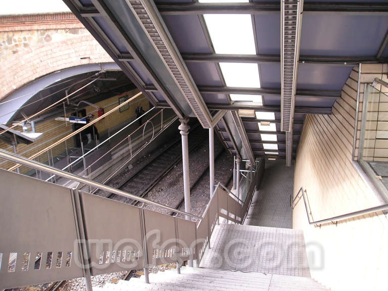 FGC Barcelona Peu del Funicular - Novembre de 2004