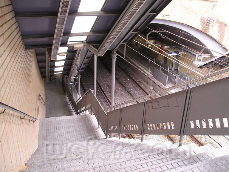FGC Barcelona Peu del Funicular - Novembre de 2004