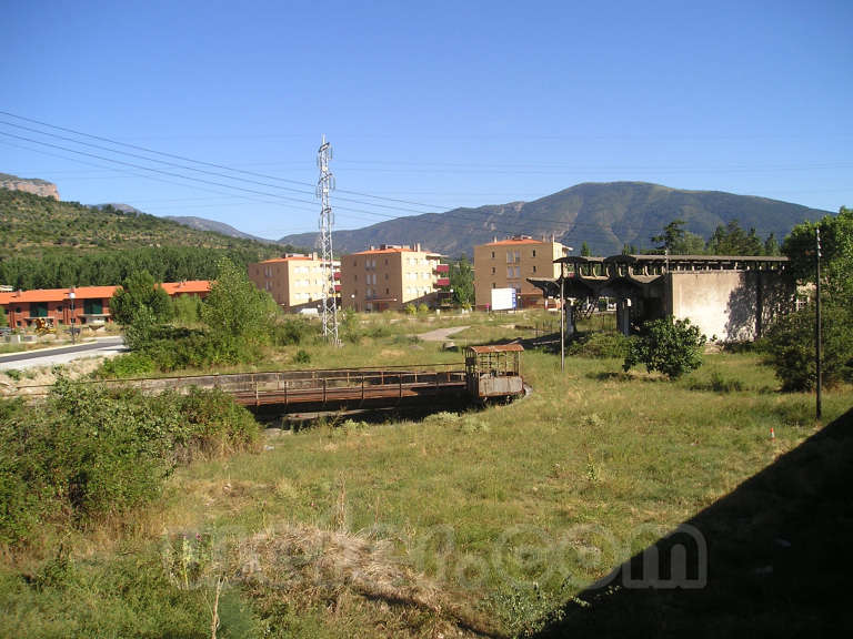 FGC: estación La Pobla de Segur - 2004