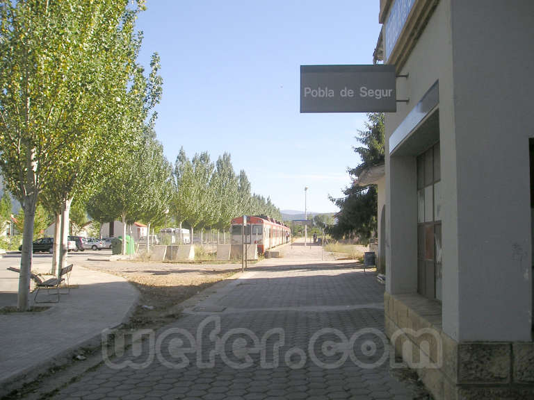 FGC: estación La Pobla de Segur - 2004