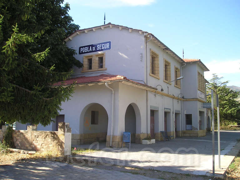 FGC: estación La Pobla de Segur - 2004