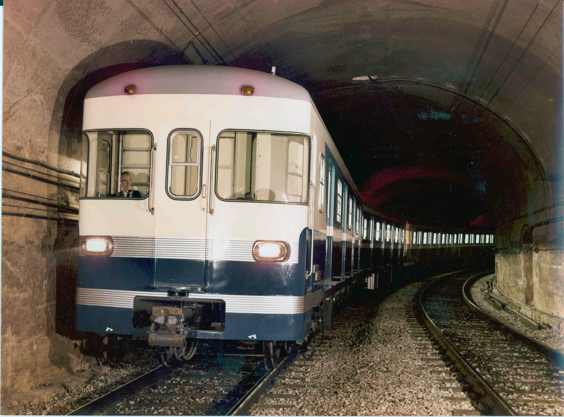 Metro de Barcelona: trenes serie 1000