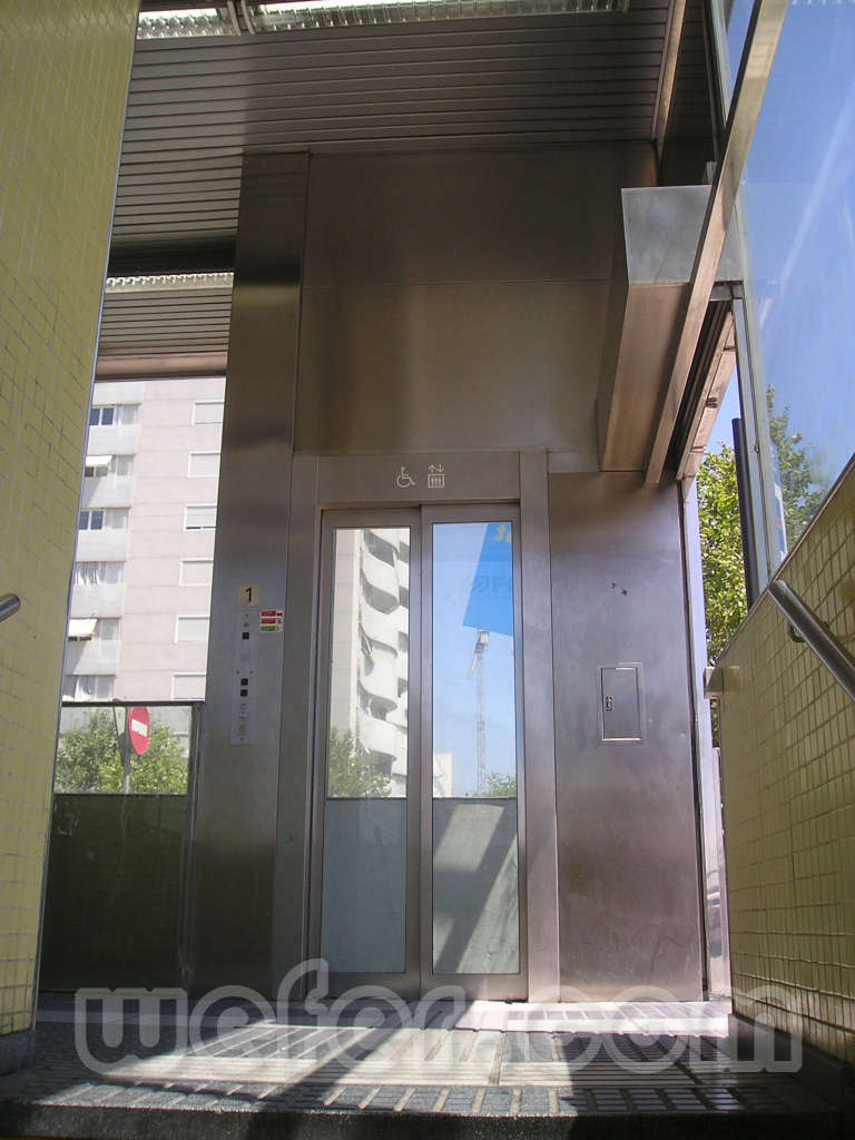 FGC L'Hospitalet-Avinguda Carrilet - Agost 2004