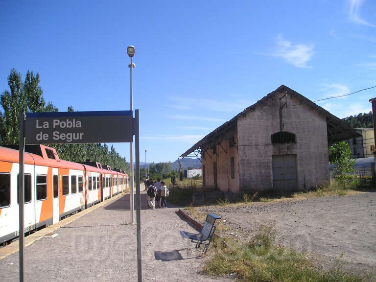 FGC: estación La Pobla de Segur - 2004