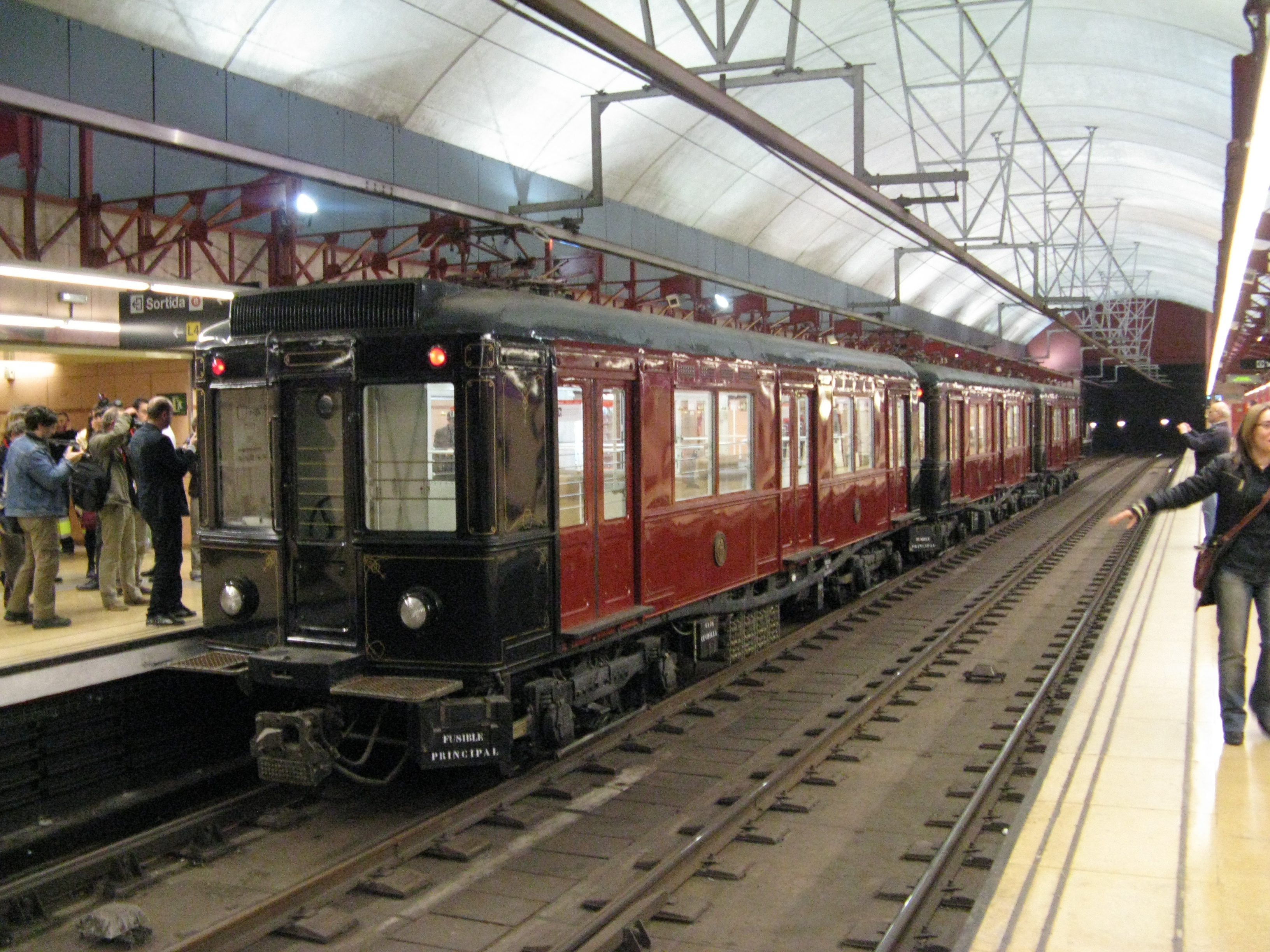 Metro de Barcelona: trenes serie 300 R