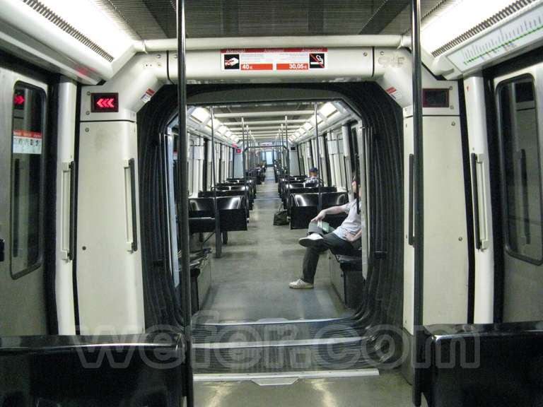 Metro de Barcelona: trenes serie 2000