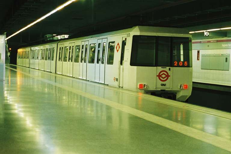 Metro de Barcelona: trenes serie 2000